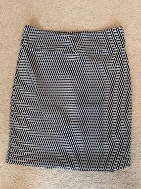 Margaret M Navy & White Diamond-Print Pencil Skirt | Stretch Waistband | L